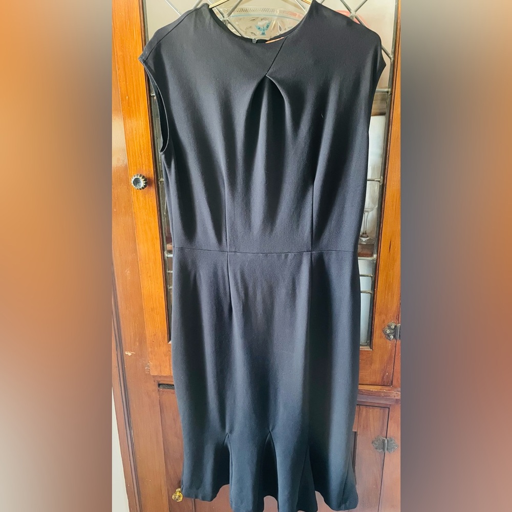 Marycrafts SZ 16 black cap-sleeved silky midi with fishtail hem dress